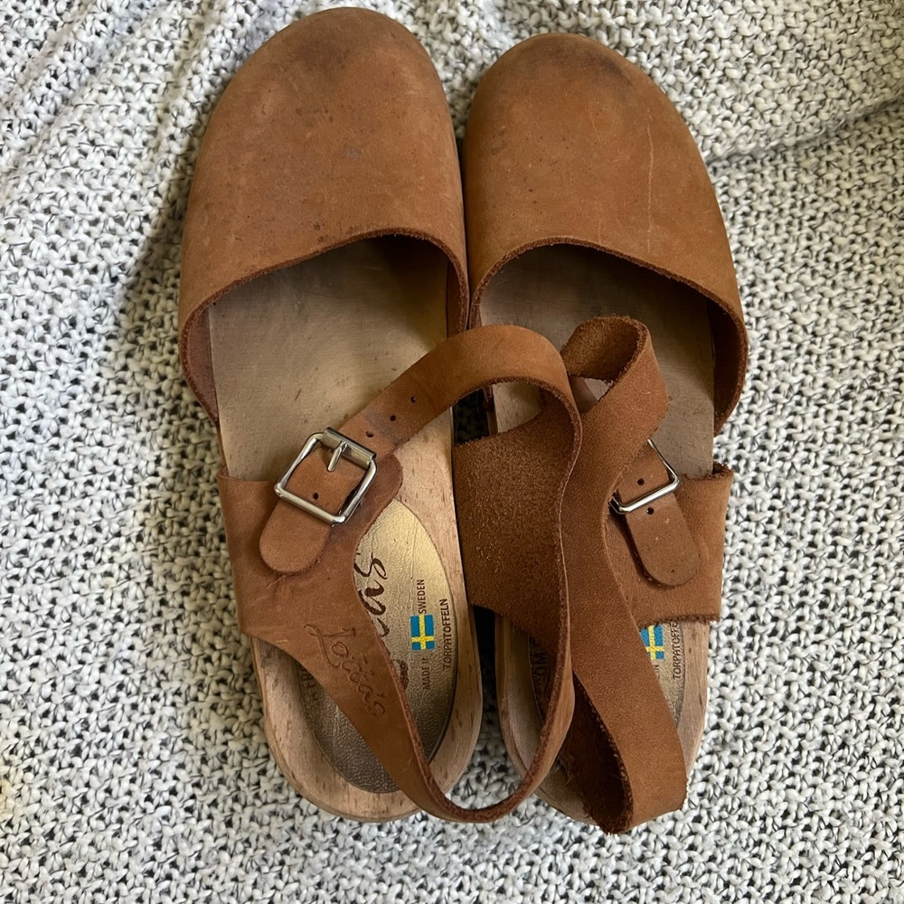 Lotta Clogs in Low Wood Oiled Nubuck